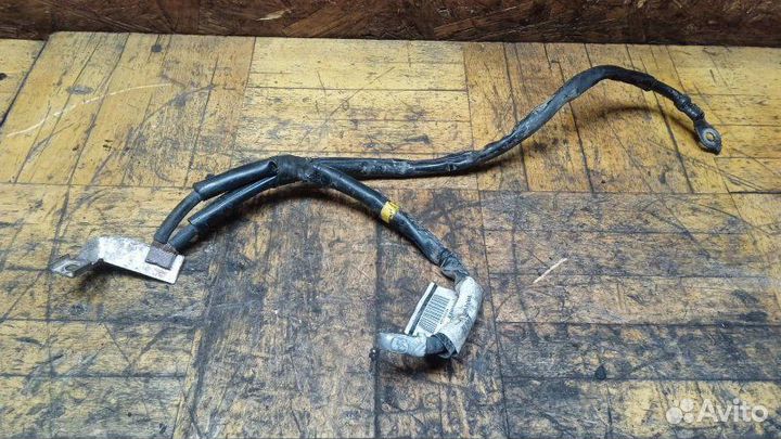 Клемма минус Volvo V40 2019