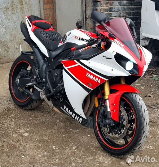 Yamaha R1 2012год