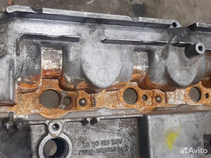 Клапанная крышка Mercedes Benz Vito 638 2.2 CDI