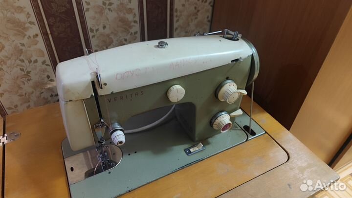 Швейная машина Veritas