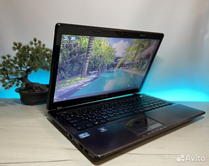 Надежный ноутбук asus i3 SSD 8 Gb