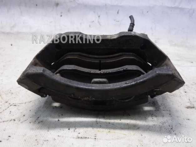 Суппорт передний правый Dodge Durango 2