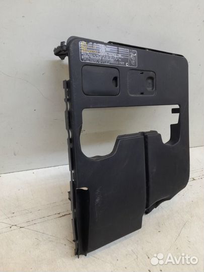 Накладка задняя левая Toyota Land Cruiser 200