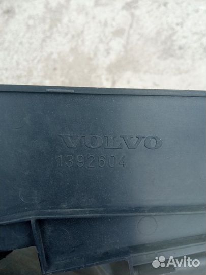 Накладка на телевизор Volvo 960