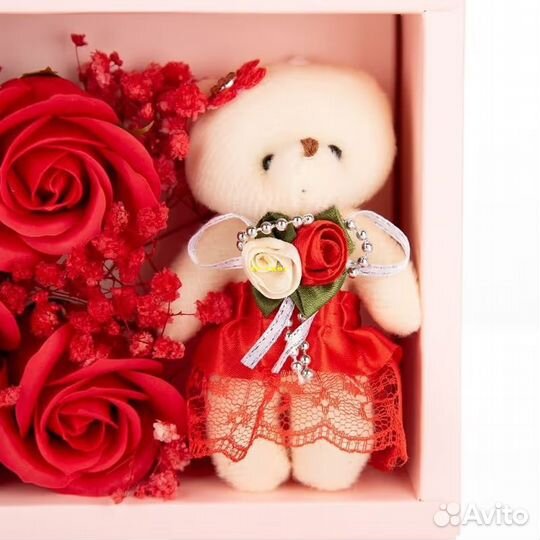 Подарочный набор мыльных роз с медведем
