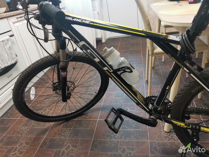 Велосипед мтв модель GT Avalanche Expert 27,5