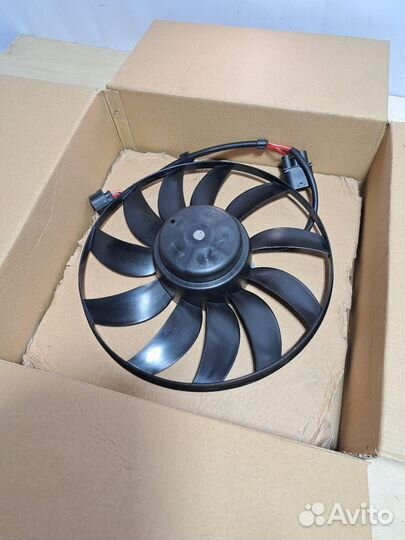 Вентилятор радиатора Caddy III 2004,Golf V 20
