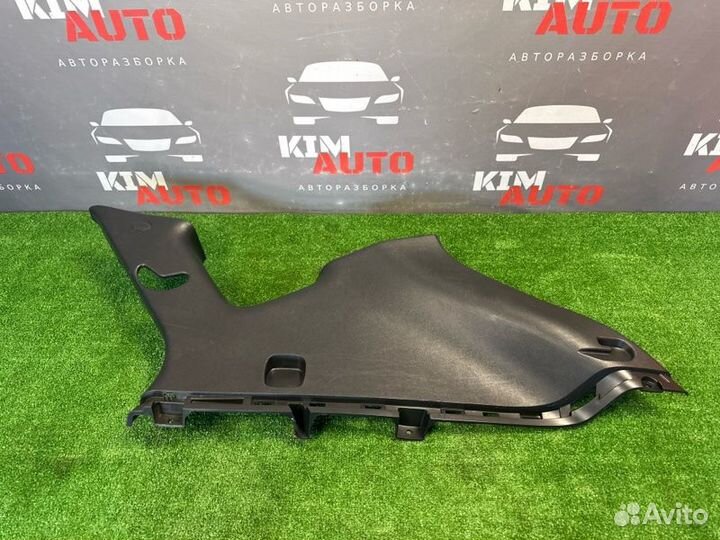 Накладка задней стойки правая Hyundai Ix35 2.0