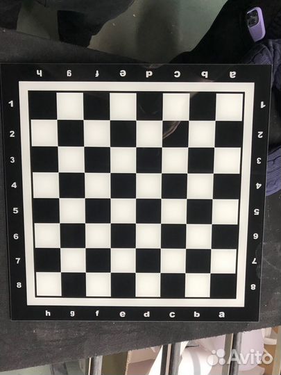 Стекляная, шахматная доска
