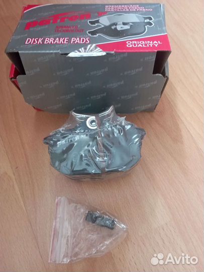 Продам тормозные колодки на Volvo S40 1996-2004 г