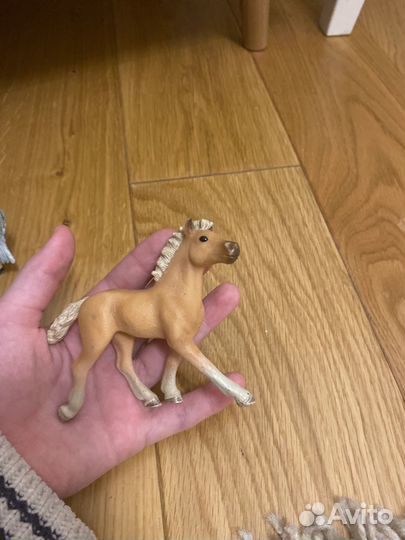 Фигурки лошадей