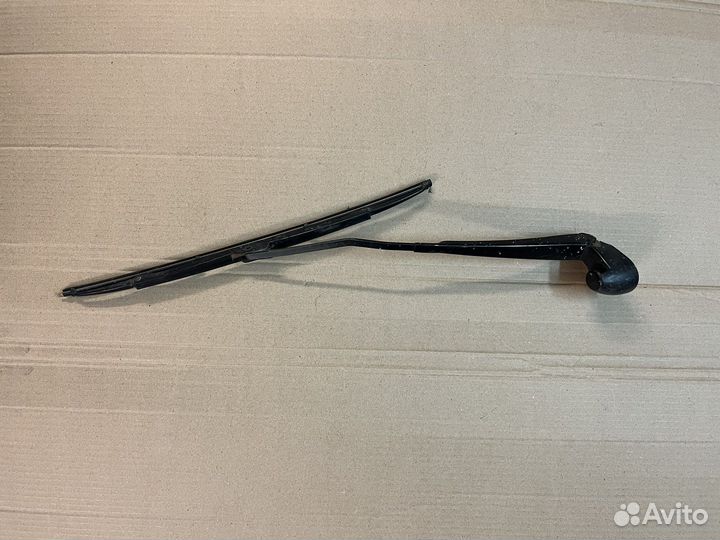 Поводок заднего дворника VW Caddy 3