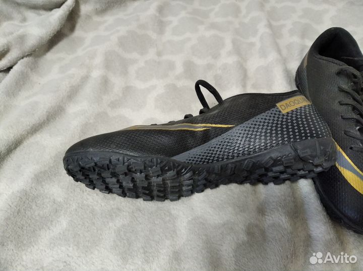 Бутсы сороконожки 40 размер