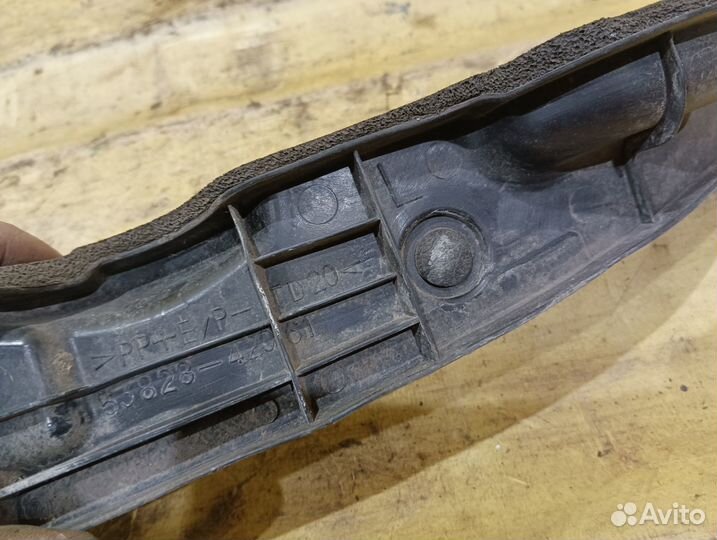 Пыльник переднего левого крыла Toyota RAV 4 2006