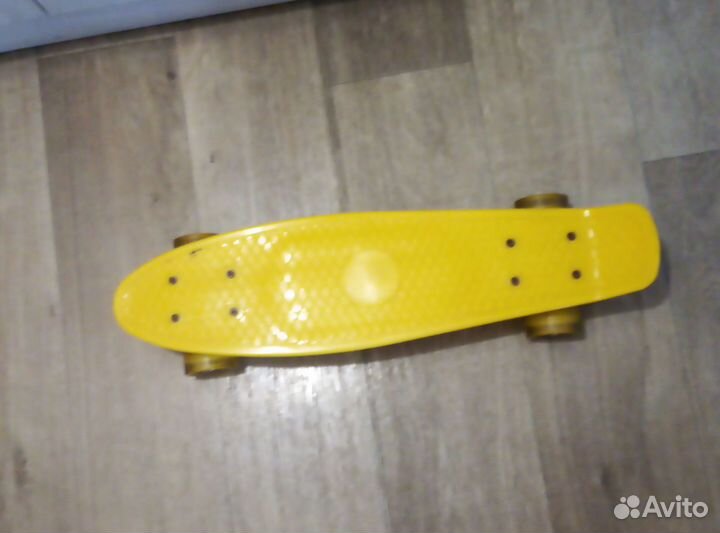 Пениборд со светящимися колесами