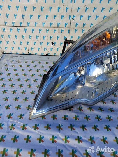 Фара левая Opel Meriva B 2009-2015