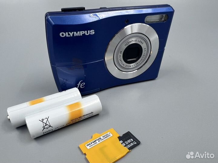 Винтажный компактный фотоаппарат olympus FE-26