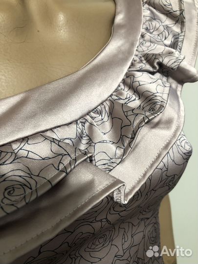 Платье розовое атласное