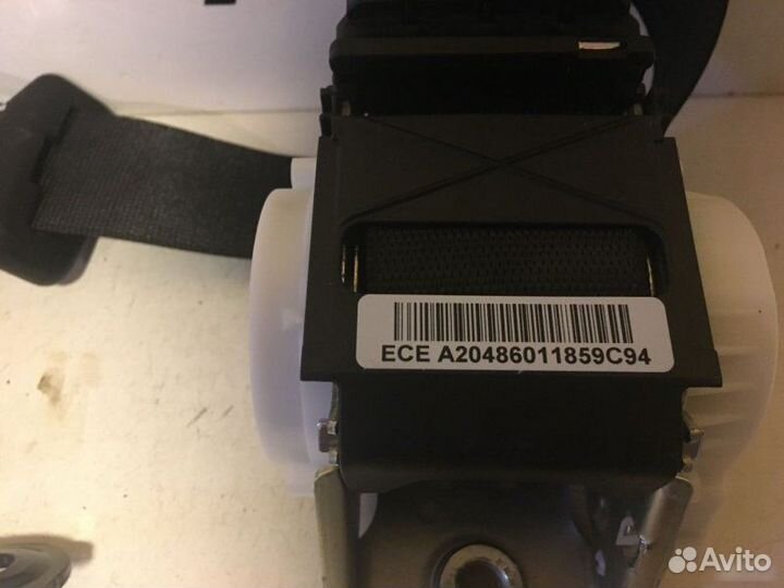 Ремень безопасности задний Mercedes-Benz C-Class