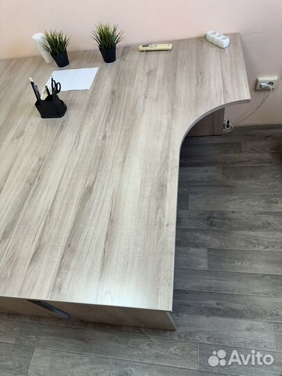 Стол угловой