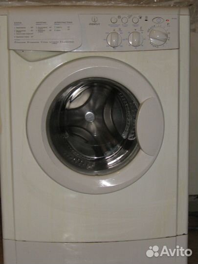 Б/у стиральная машина Indesit