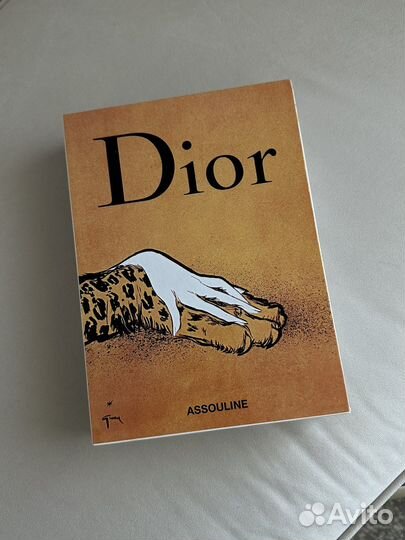 Интерьерная книга dior assouline