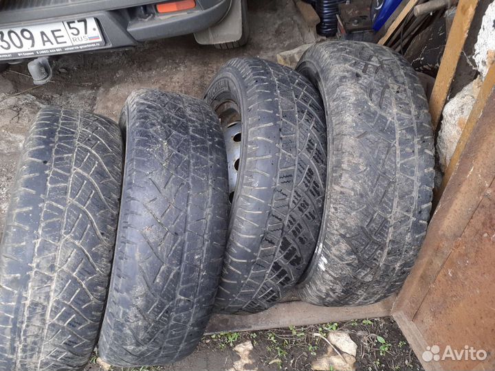 Michelin 4X4 A/T 215/65 R16 и 215/65 R16