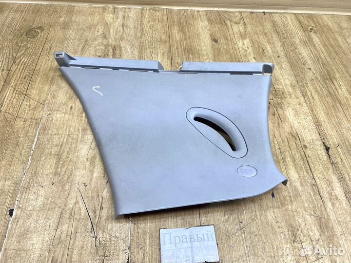 Обшивка задней стойки правая Kia Rio 2 2005-2011г
