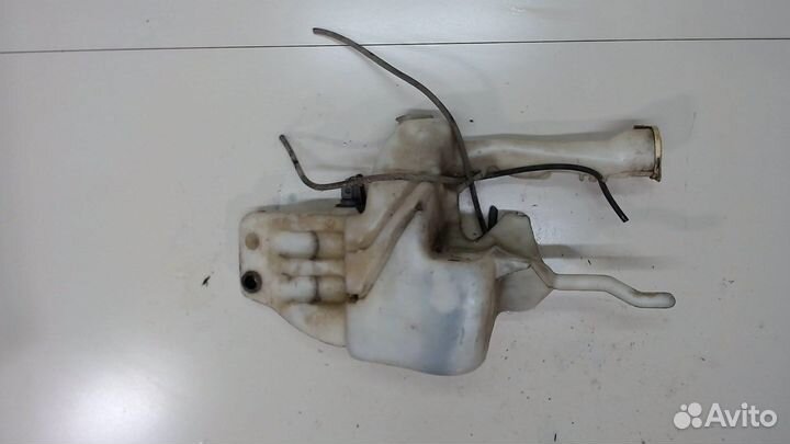 Бачок омывателя Mitsubishi Carisma, 1997