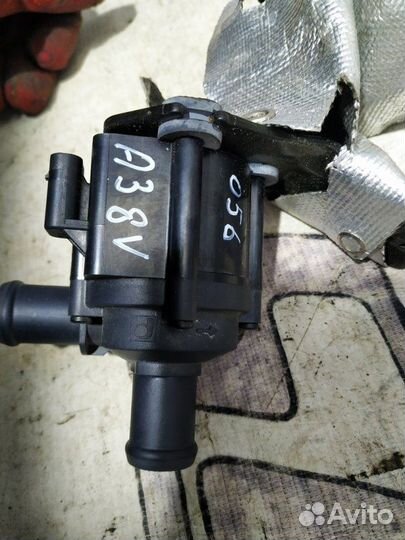 Помпа Audi A3 8V 1.8 cjsb 2013
