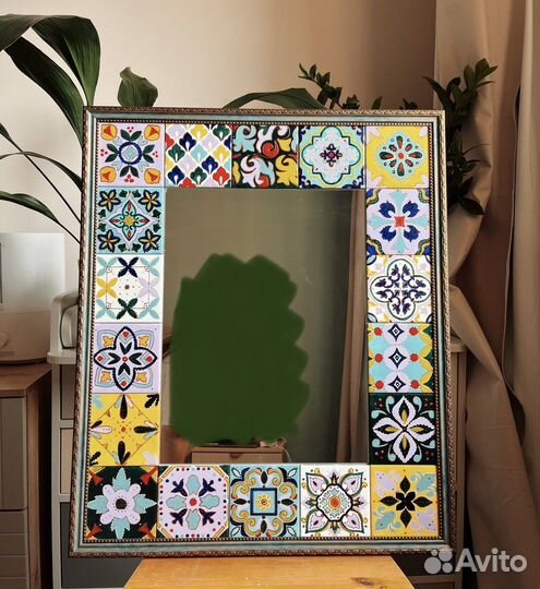 Зеркало из плиток с росписью ручная работа