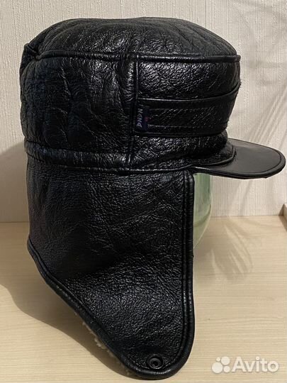 Кожаная шапка-ушанка на меху. 54 р-р