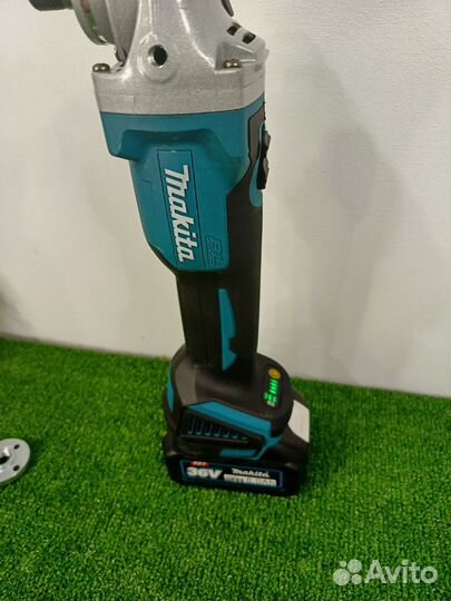 Аккумуляторная болгарка makita