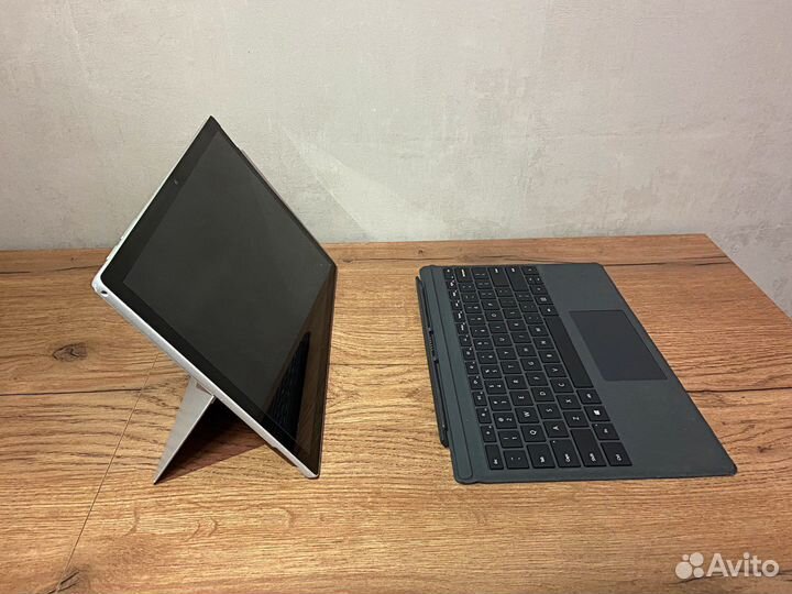 Microsoft surface pro 6 i5/8/128/QHD/IPS