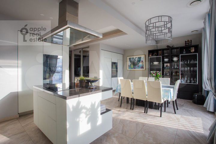 6-к. квартира, 200 м², 5/5 эт.