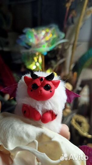 Котик демон -брелок игрушка в смешанной технике