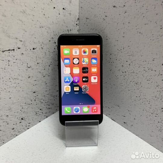 Apple iPhone SE (2020) 3/64 Гб Смартфон