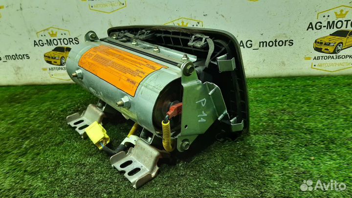 Подушка безопасности в торпедо Nissan Primera P11