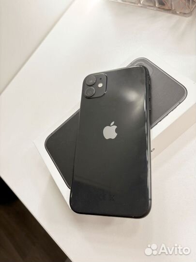 iPhone 11, 64 ГБ