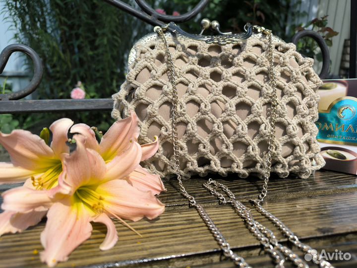 Ажурная вечерняя сумка с фермуаром 