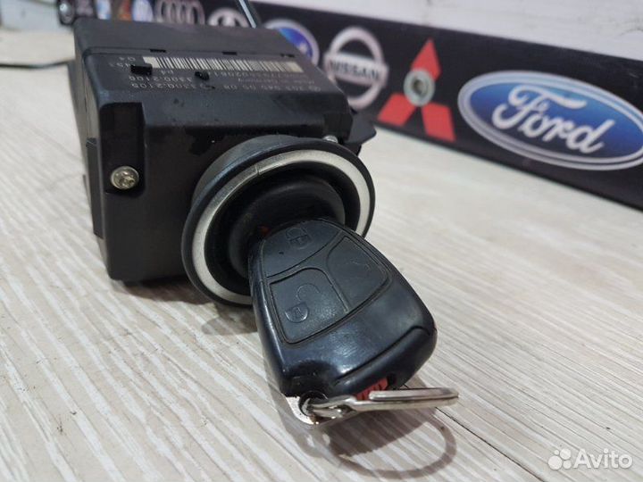 Замок зажигания Mercedes-Benz C-Class W203 111951