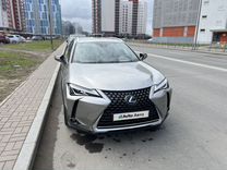 Lexus UX 2.0 CVT, 2019, 70 300 км, с пробегом, цена 3 150 000 руб.