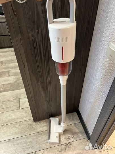 Вертикальный пылесос deerma