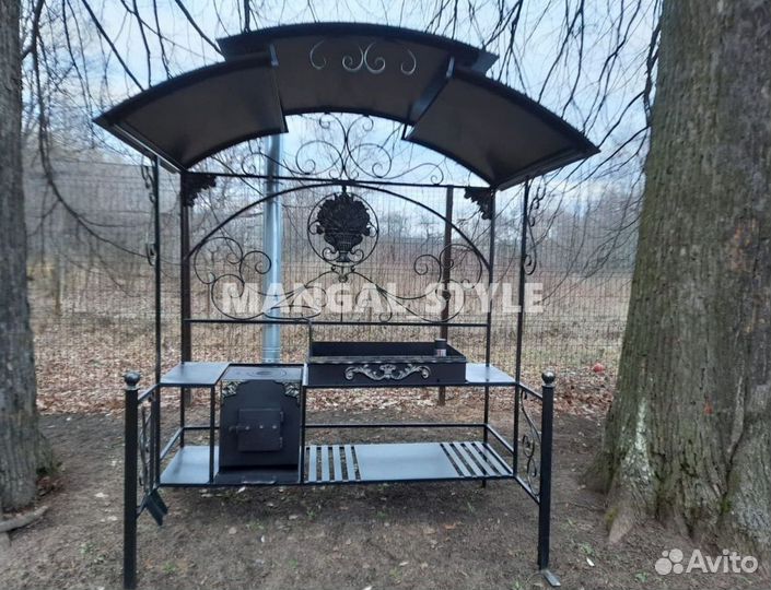 Мангал с крышей