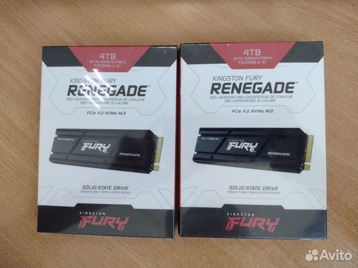 SSD накопитель Kingston Fury 4тб (новый)