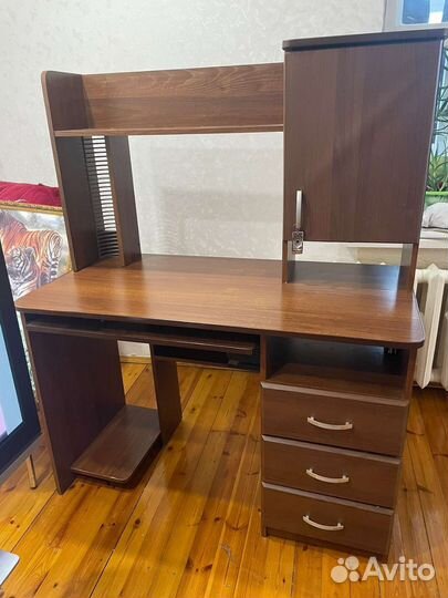 Компьютерный стол