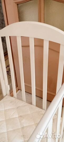 Детская кровать с маятником