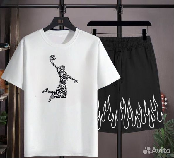 Спортивный костюм