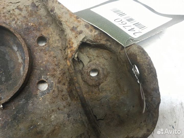 Кронштейн амортизатора Volkswagen Passat B5