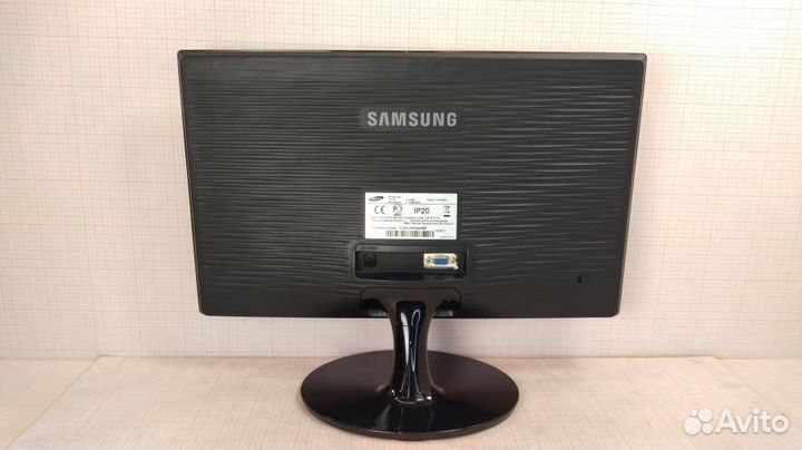 Монитор ЖК samsung S19A300N, б/у
